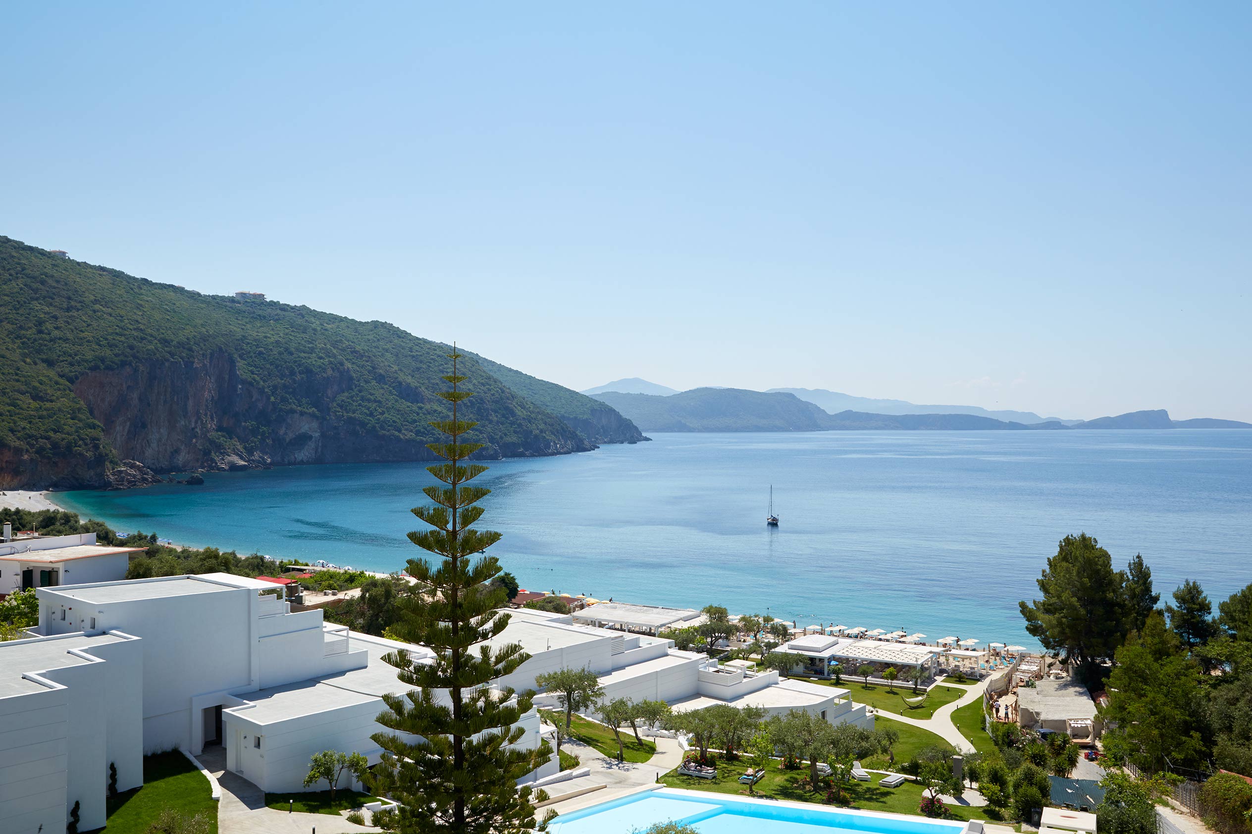 Lichnos Beach, hotel overiew with beach
