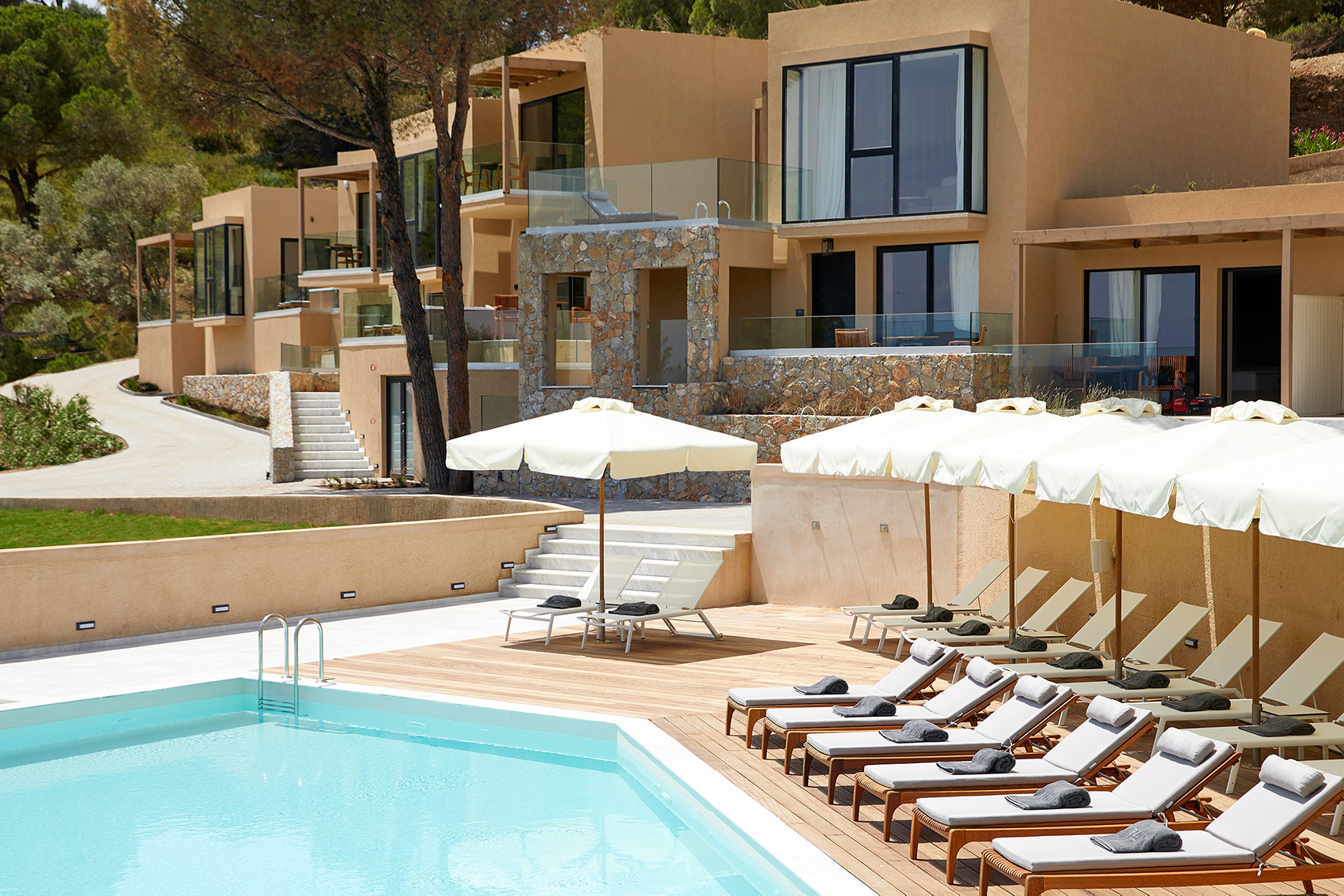 Elivi Skiathos,pool, villas