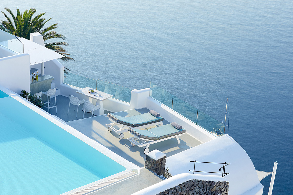 La Perla Santorini, Greece, main pool, bar