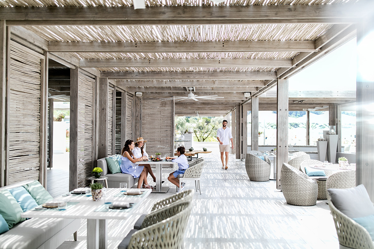 Sani Dunes Beach House with family