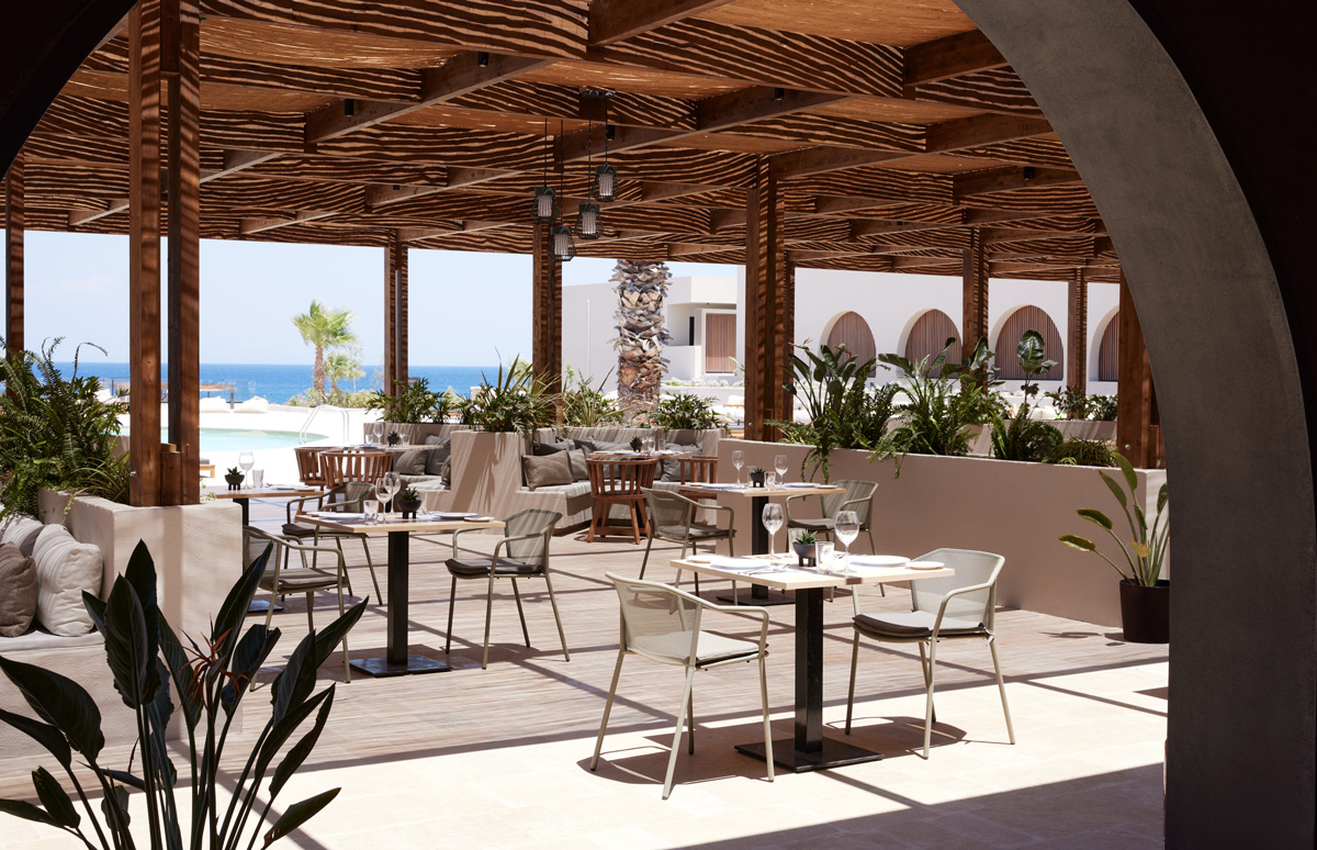 Elissa Rhodes, Main restaurant, pool view