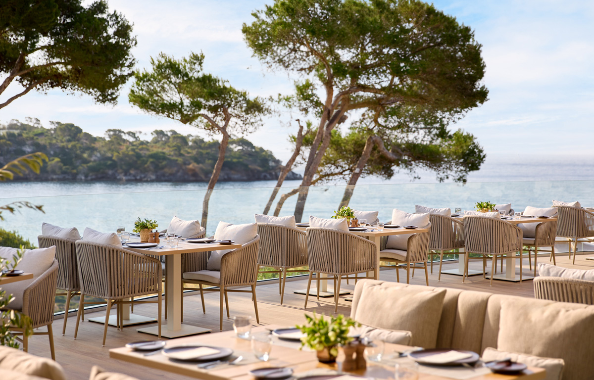 Ikos Porto Petro, Olivia Restaurant, veranda 