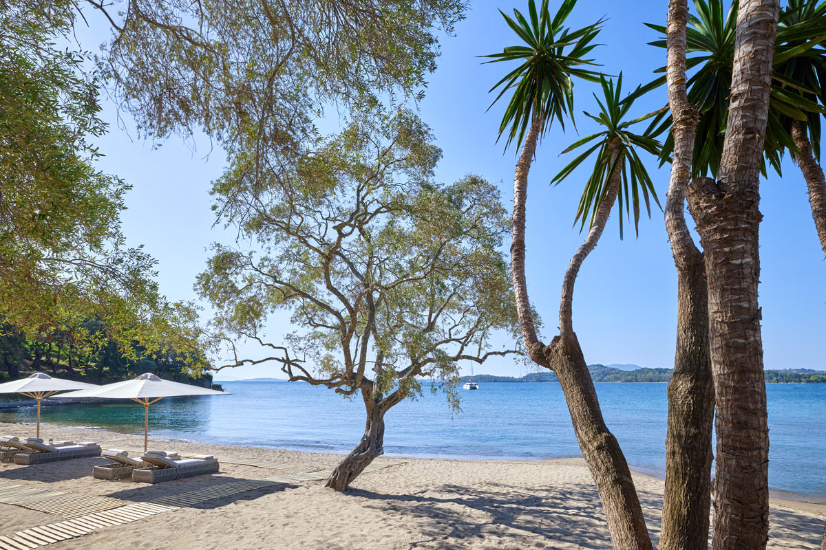 Ikos Odisia, beach
