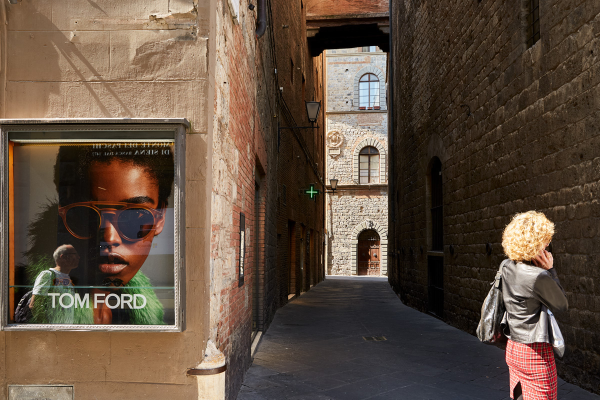 street scene in Sienna, Italy