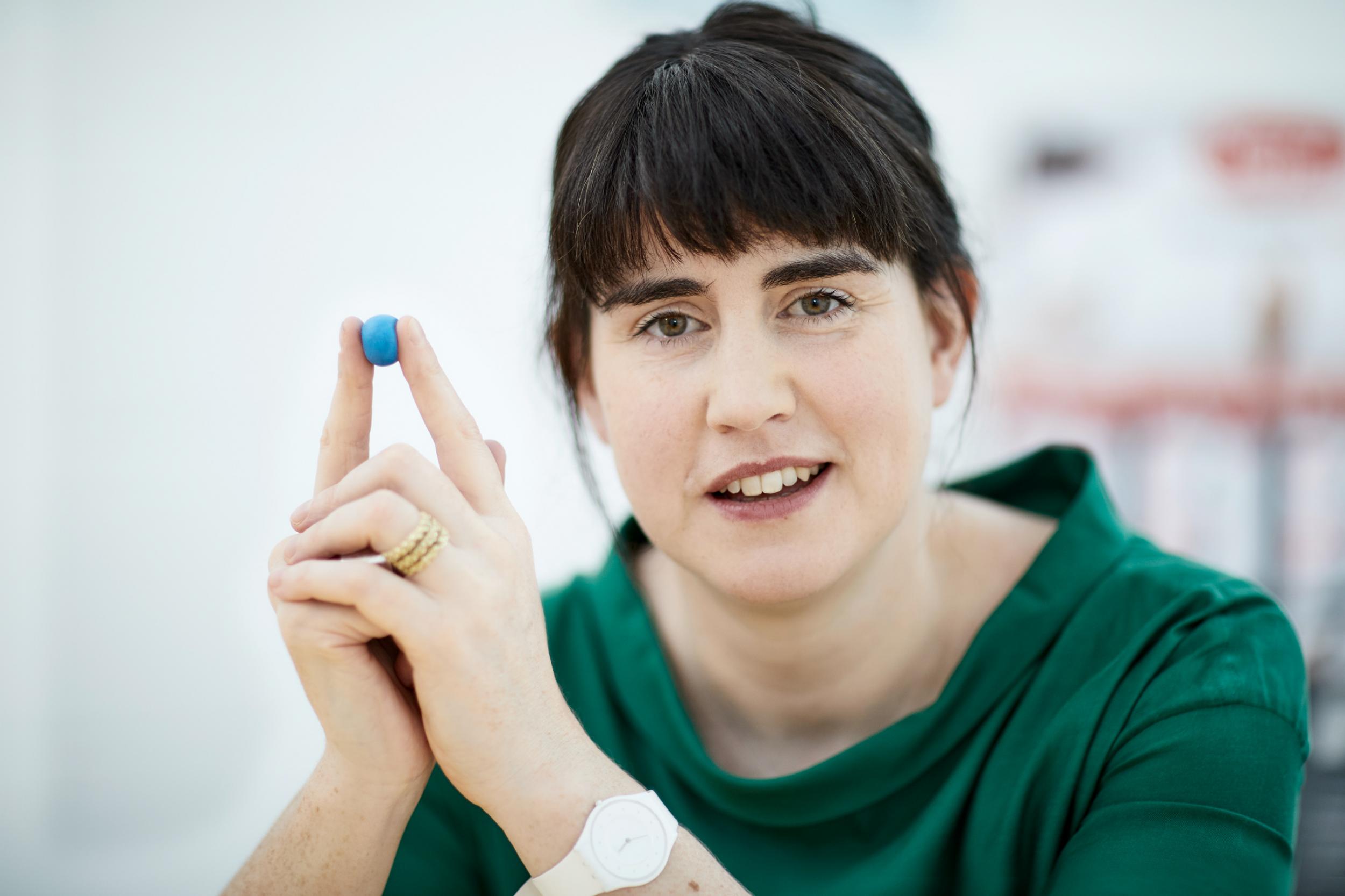 Jane ní Dhulchaointigh with sugru glue