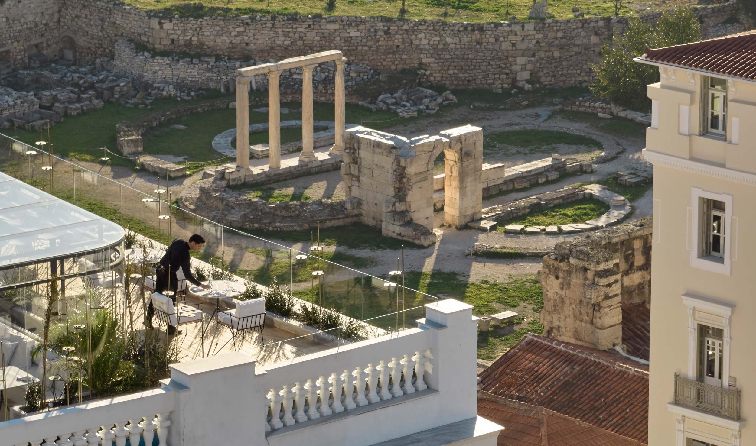 The Dolli roof, restaurant, waiter, aerial shot