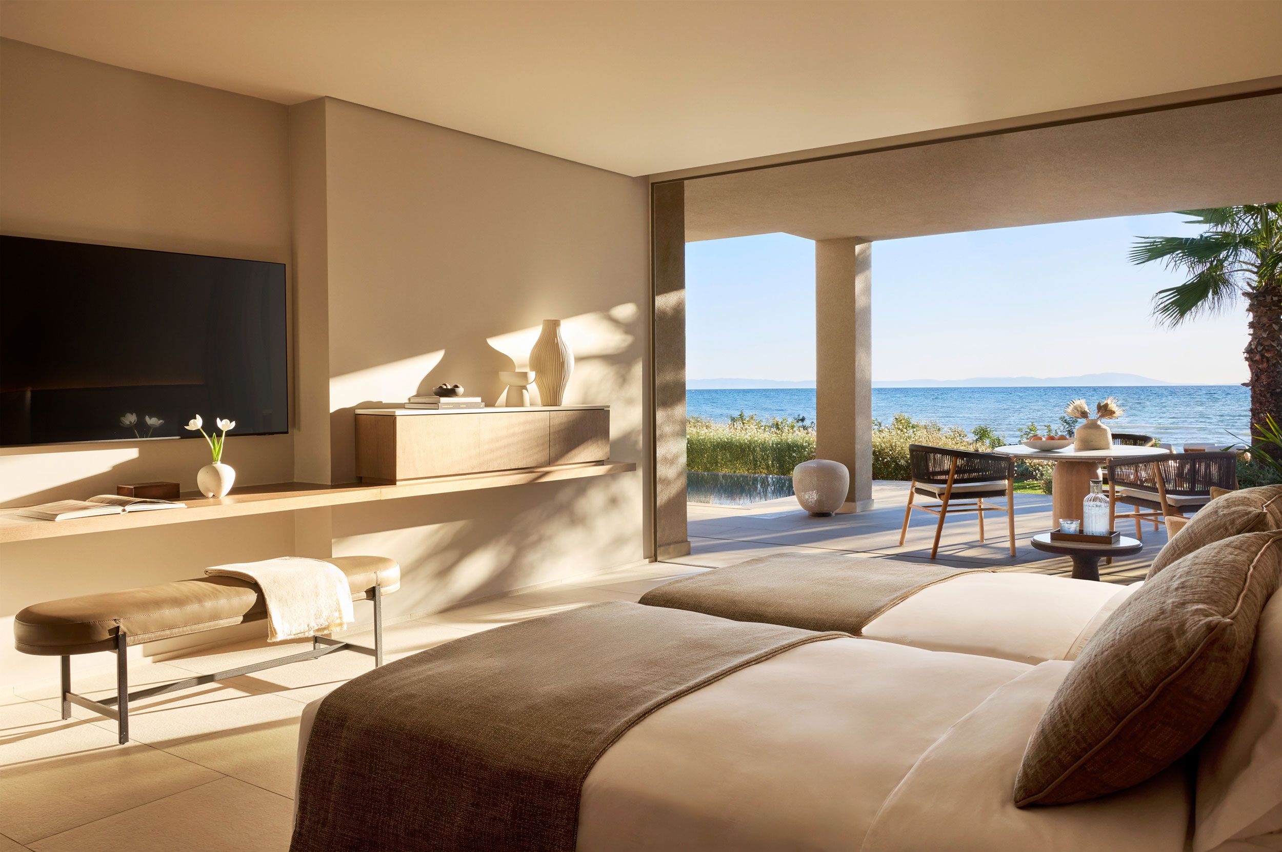 Sani Asterias suite with view, shadows