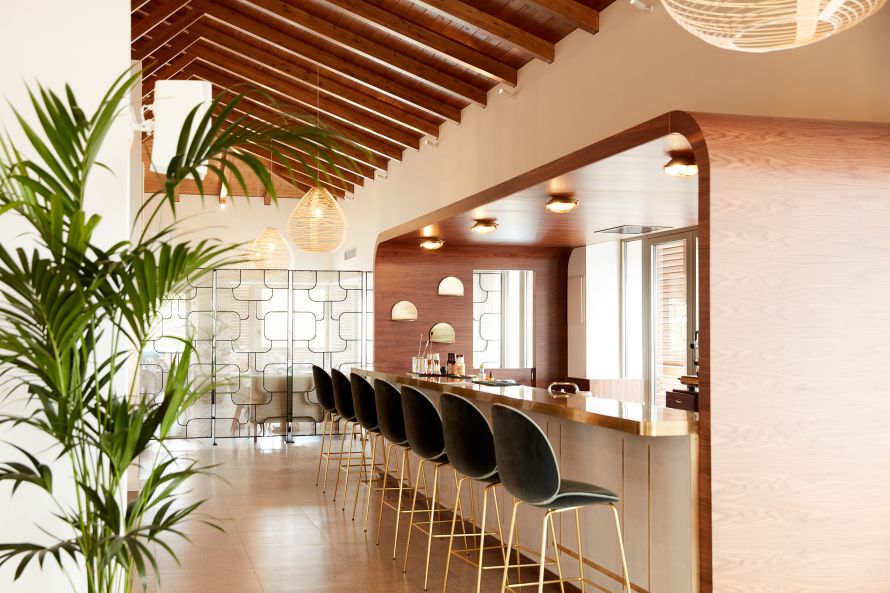 Eagles Villas lobby bar