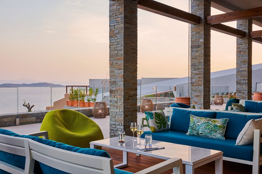 Eagles Villas bar veranda