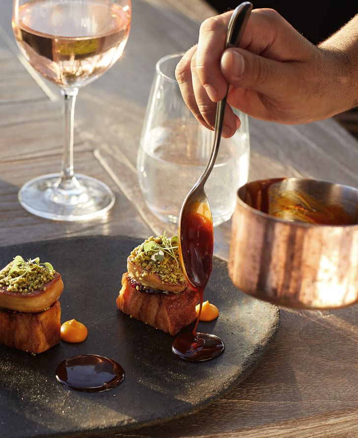 Sani Club Cabana, dish putting sauce on plate