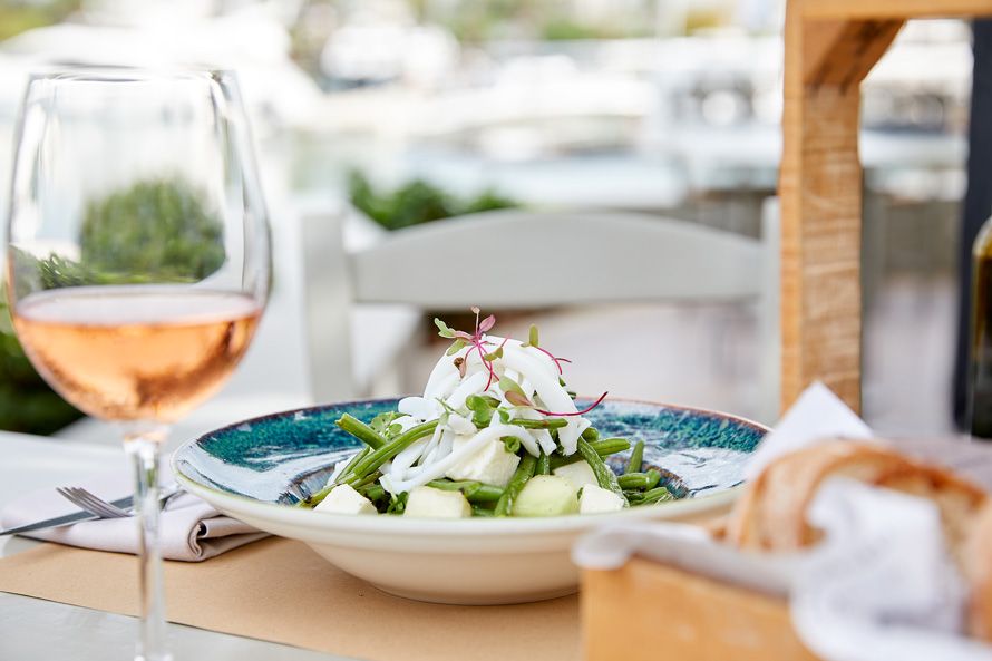 Sani Marina Ergon Deli, bean salad