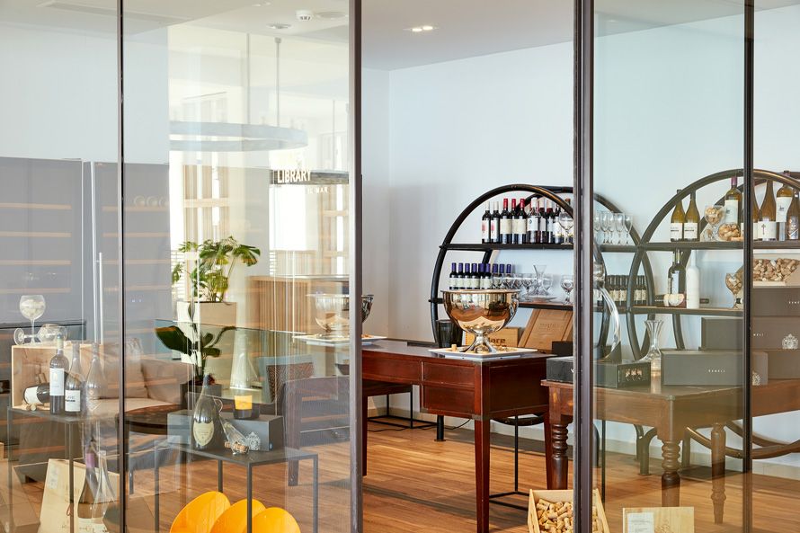 Grecotel Lux Me White Palace, restaurant, cava