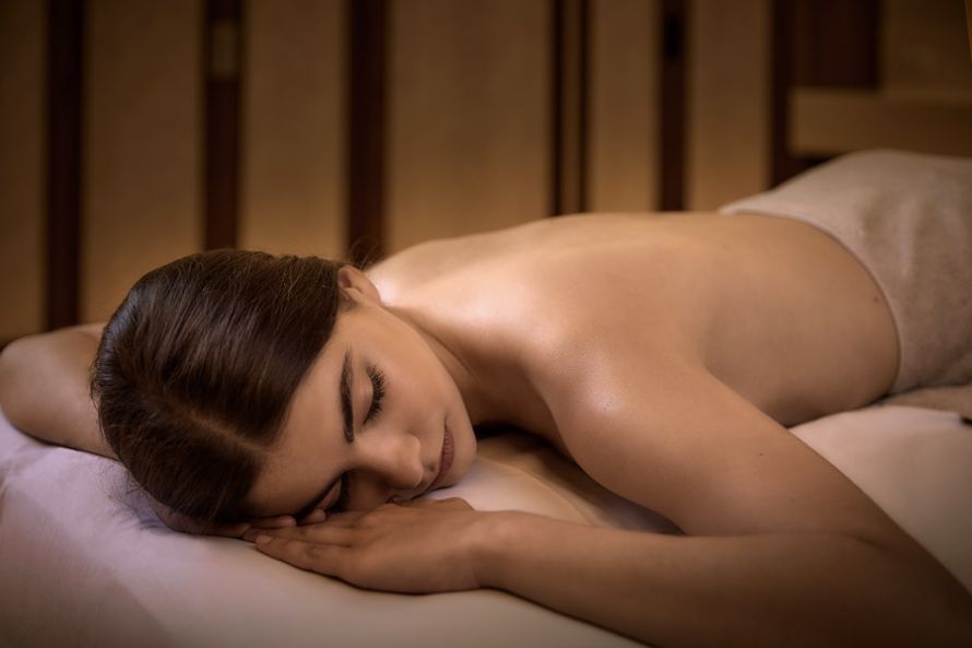 Kepos Daios Cove woman spa treatment
