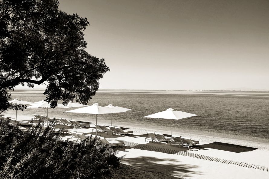 Ikos Oceania, Beach