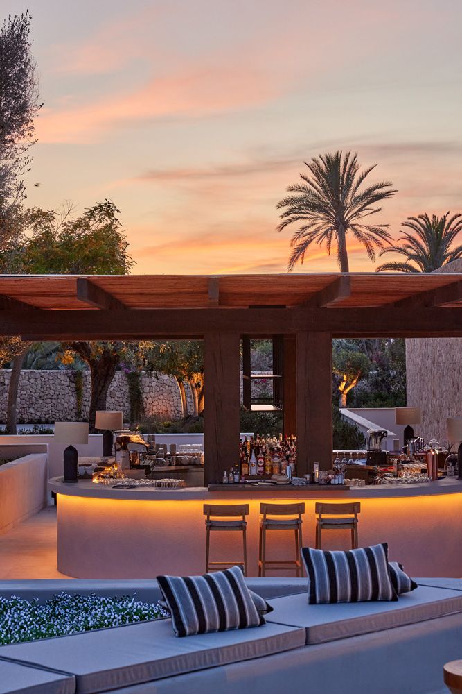 Ikos Porto Petro, Lobby Bar, night
