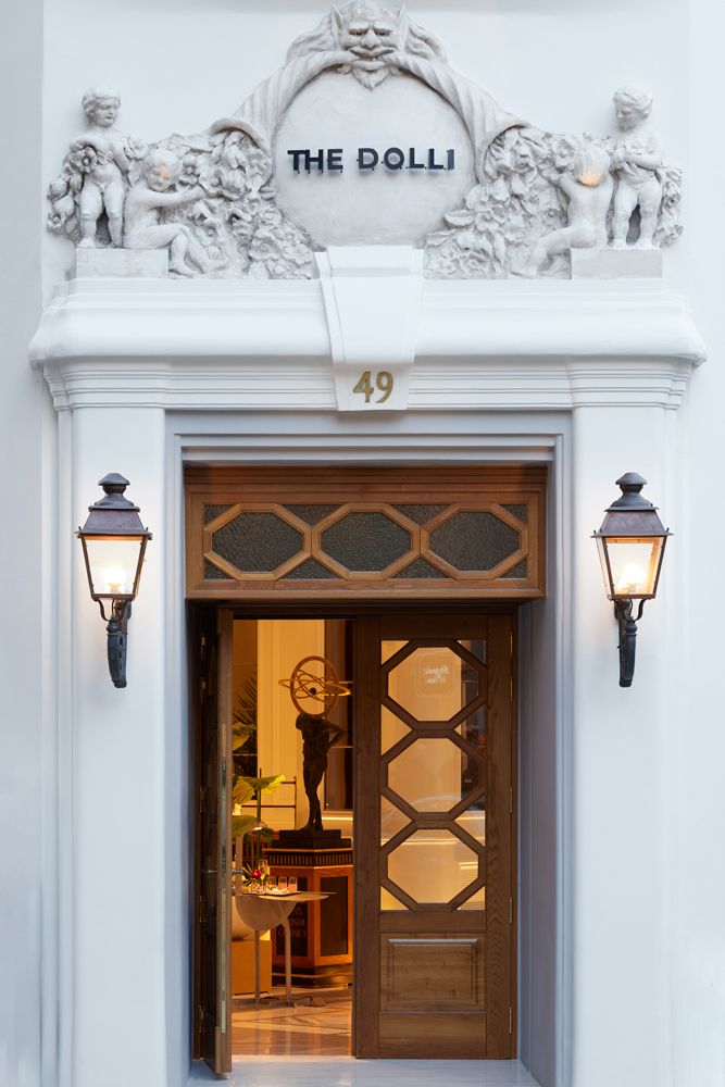 The Dolli, entrance door